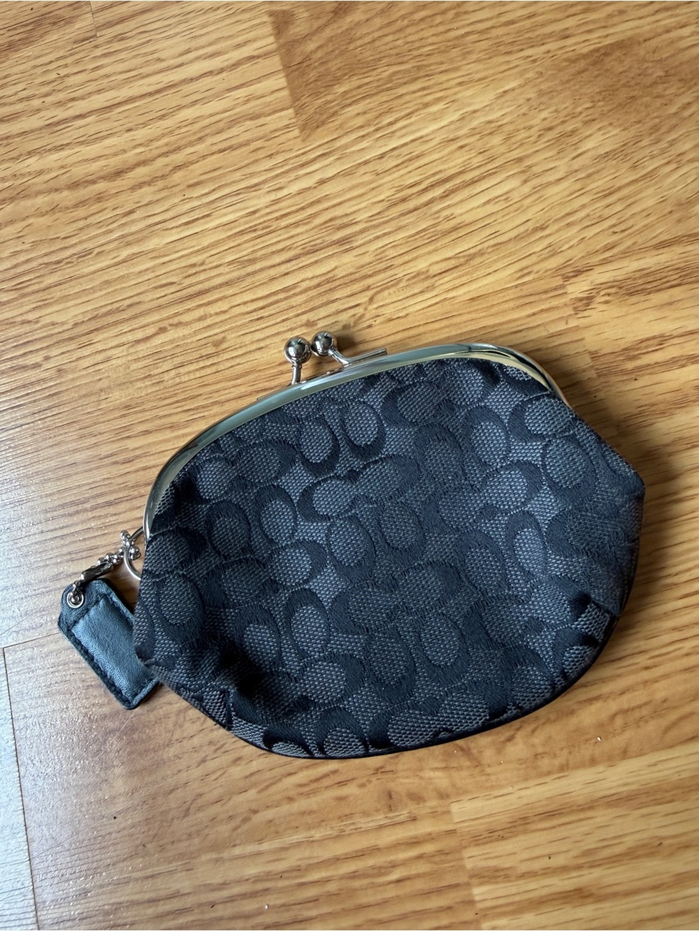 Coach Black Signature Canvas Kiss-Lock Coin Pouch - Gem